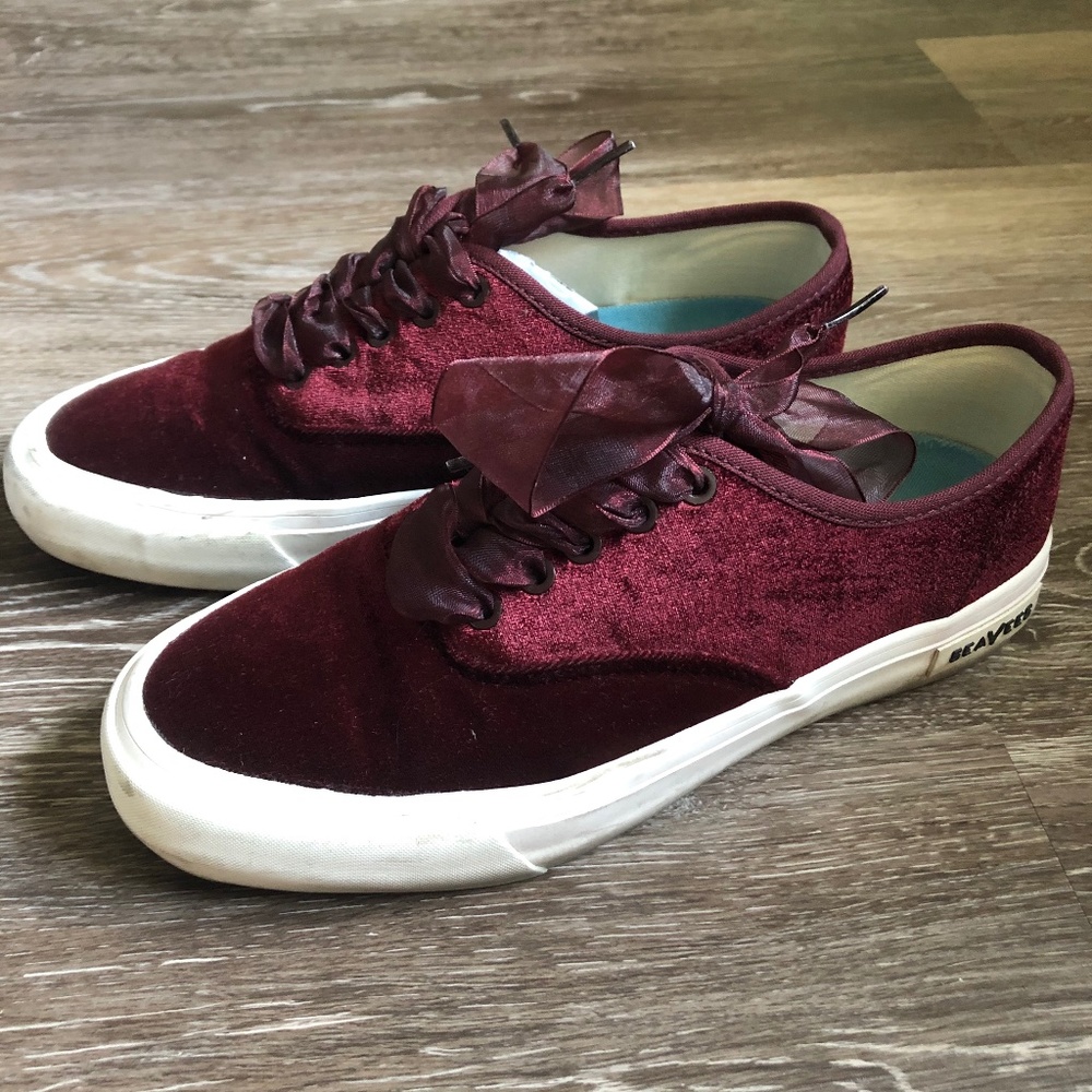 SeaVees Legend Sneaker Midnight Cherry Velvet Sz7